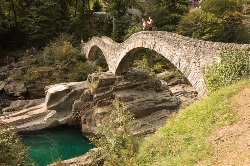 170923_1206_T00981_ValVerzasca_hd.jpg - Val Verzasca zwischen Piee (Brione) und Lavertezzo