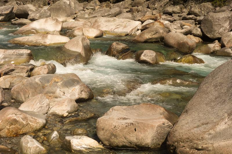 170923_1225_T00985_ValVerzasca_hd.jpg - Val Verzasca zwischen Piee (Brione) und Lavertezzo