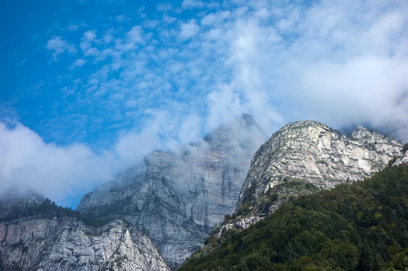 170923_1257_T00996_ValVerzasca_hd.jpg - Val Verzasca zwischen Piee (Brione) und Lavertezzo