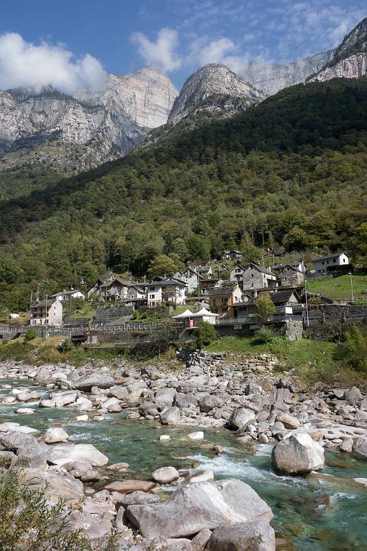 170923_1304_T00997_ValVerzasca_hd.jpg - Val Verzasca zwischen Piee (Brione) und Lavertezzo