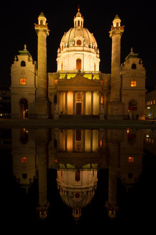 110428_T5575_Wien.jpg - Karlskirche Wien