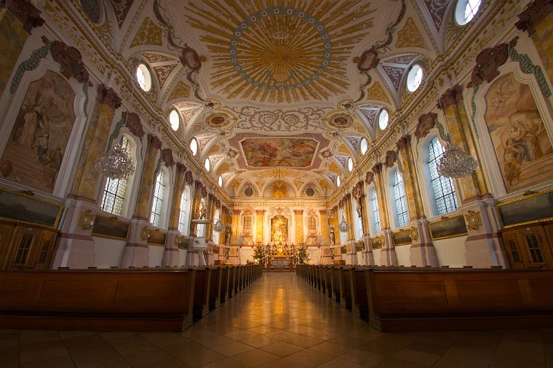 120103_1031_T00020_Muenchen.jpg - München, Bürgersaalkirche (Oberkirche)