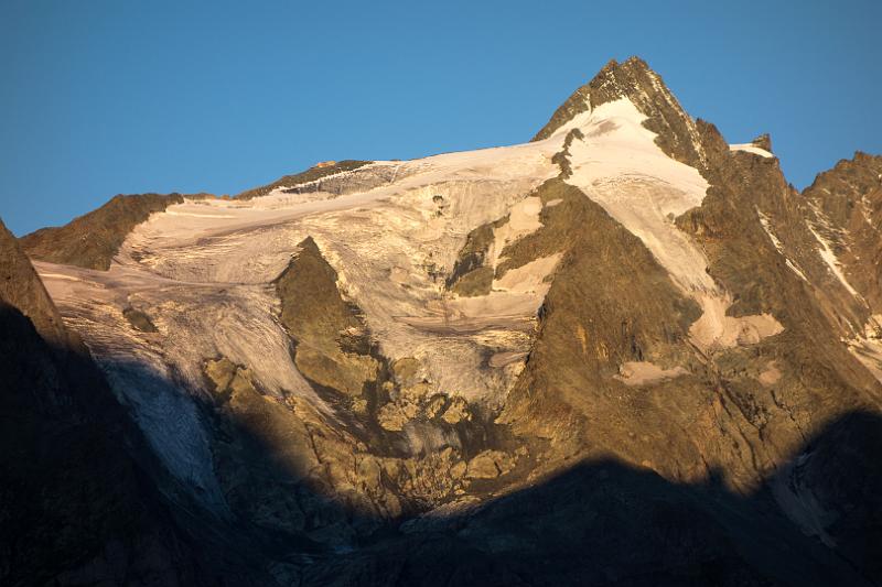 150829_0636_T05546_HoheRiffl_hd.jpg - Großglockner von der Franz-Josefs-Höhe im Morgenlicht