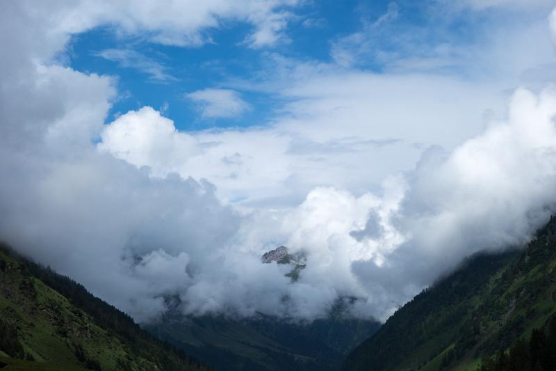 160728_1538_T08035_FranzSennHuette_hd.jpg - Wolkenstimmung an der Franz-Senn-Hütte