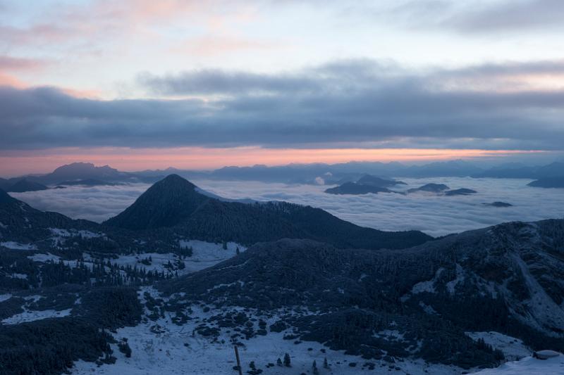 161009_0732_T08515_WeilheimerHuette_hd.jpg - Morgenstimmung an der Weilheimer Hütte (links der Simetsberg)