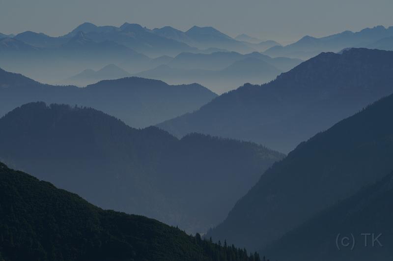 PICT74973_071014_Hochblasse_Scherenschnitt.jpg - Scherenschnitt der Ammergauer Alpen, von der Hochblasse Richtung Osten