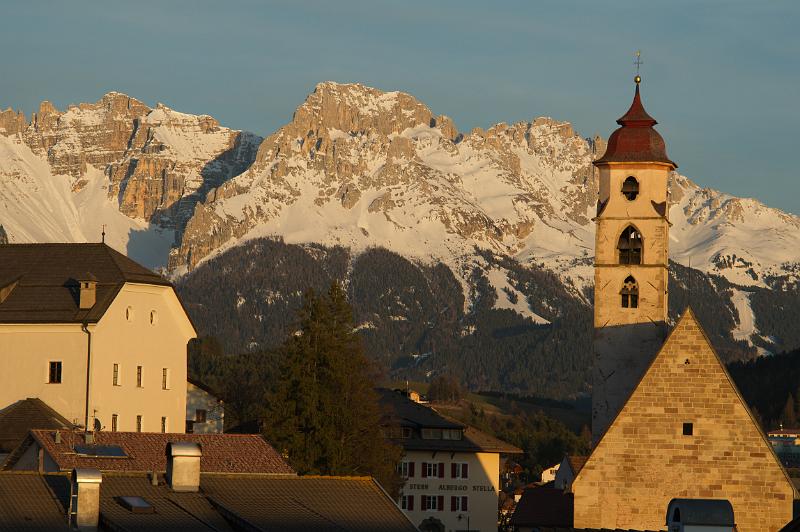 110401_T4860_Deutschnofen.jpg - Deutschnofen am Fuß des Latemar - 19 Uhr