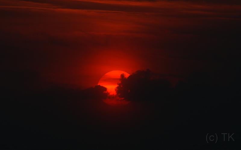 PICT67045_060506_Doesingen_Sonne_c.jpg - Sonnenuntergang