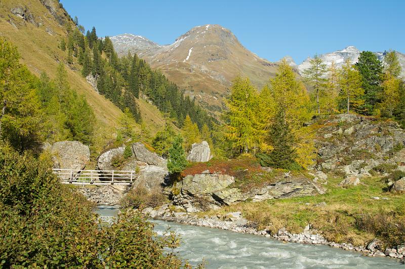 111002_T9634_Innergschloess.jpg - An der Felsenkapelle zwischen Inner- und Außerschlöß