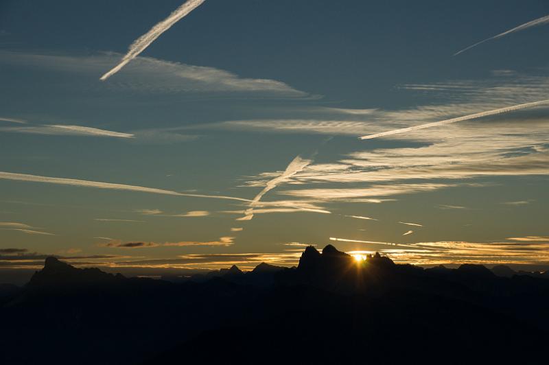 140926_0714_T02936_SarntalerOstkamm_hd.jpg - Sonnenaufgang am Rittner Horn, über den Geisslerspitzen