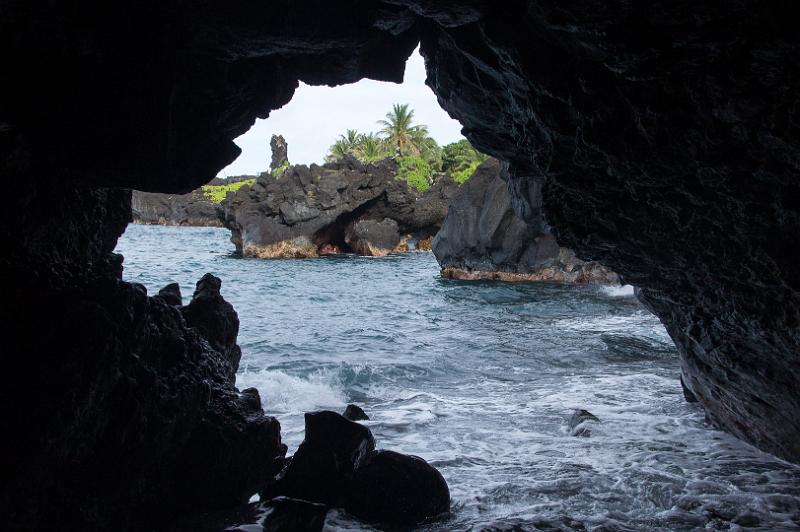 150613_1713_A09846_Hana.jpg - Hana Highway, Waianapanapa Black Sand Beach (Lava Tube)