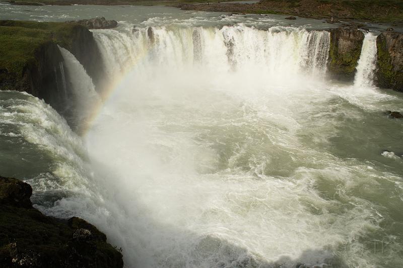 100711_A1294_Godafoss.jpg - Goðafoss, tags darauf - kurze sonnig angehauchte Momente