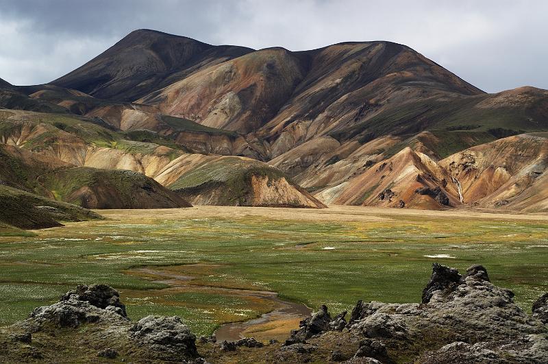 100715_A1732_Landmannalaugar.jpg - Landmannalaugar, Haalda (Berg) und Namskvisl (Bach)