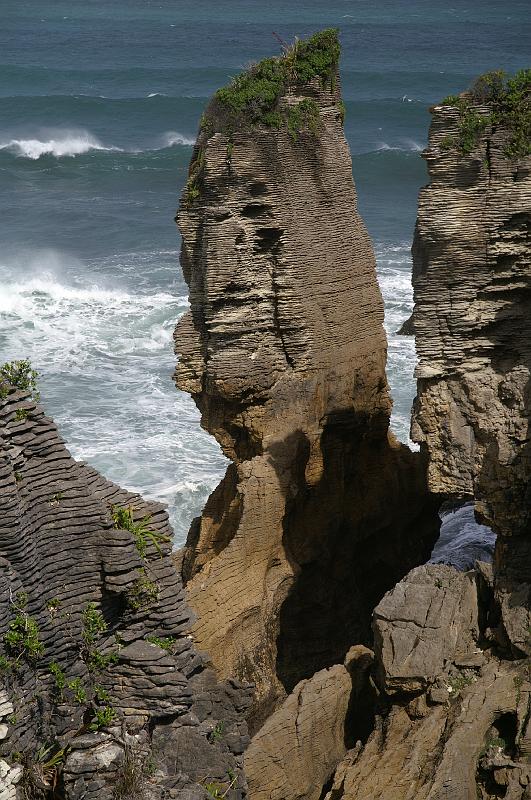 PICT93161_090102_Punakaiki.jpg - Pancake Rocks, Punakaiki National Park