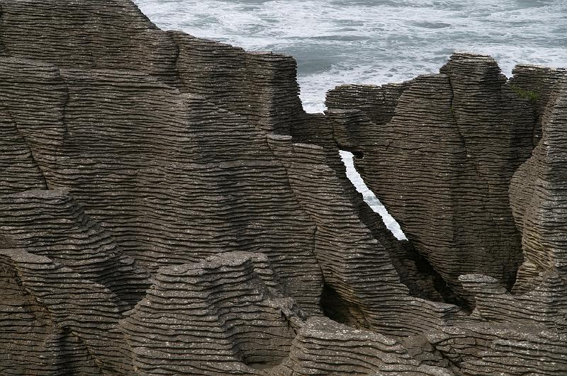 PICT93184_090102_Punakaiki.jpg - Pancake Rocks, Punakaiki National Park