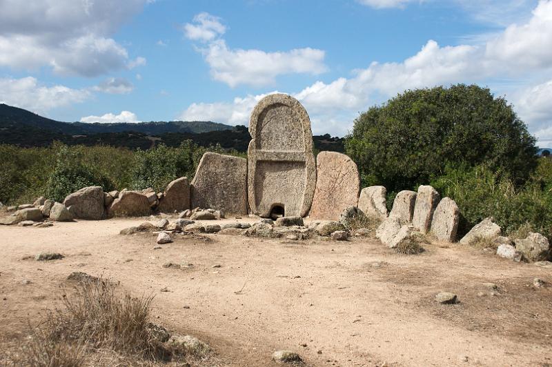 160915_1236_T06268_TombaGiganteThomes_hd.jpg - Tomba dei Gigante S'Ena e Thomes