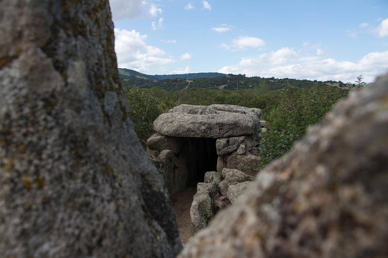 160915_1242_T06278_TombaGiganteThomes_hd.jpg - Tomba dei Gigante S'Ena e Thomes