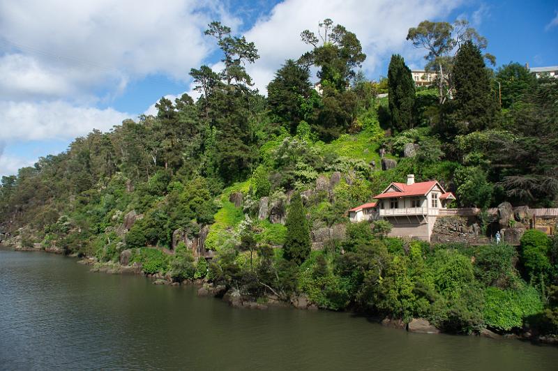 121218_0920_A05829_CataractGorge.jpg - An der Bridge Road am Ortsrand von Launceston, der zweitgrößten Stadt Tasmaniens (ca. 70.000 Einwohner), liegt der nordöstliche Eingang zur Cataract Gorge