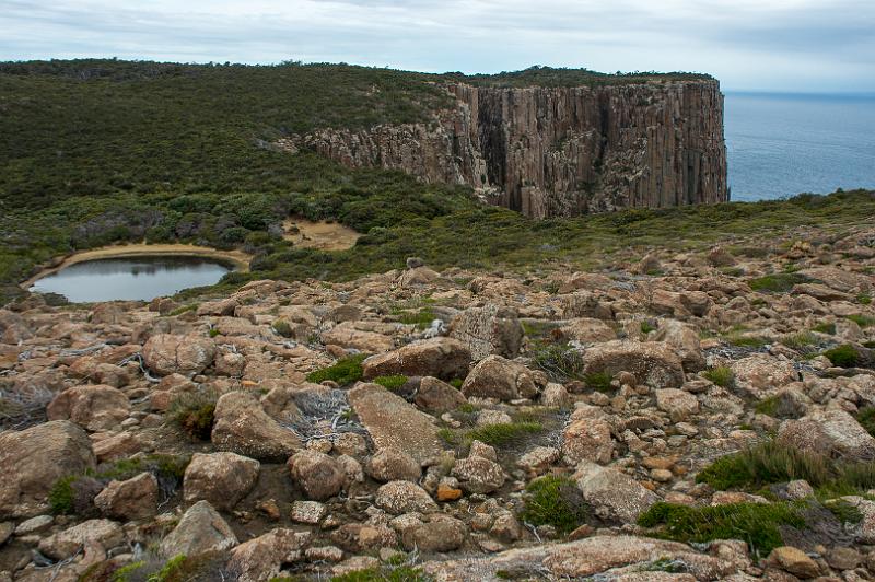 121231_1211_A06448_Wughalee-BareKnoll_Pillar.jpg - Perdition Ponds am Cape Pillar