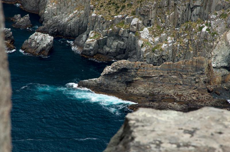 121231_1357_A06490_Wughalee-BareKnoll_Pillar.jpg - Cape Pillar, Blick auf die Seehundkolonie auf Tasman Island