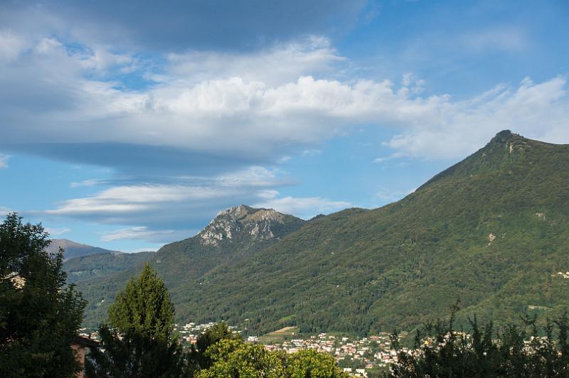 170920_1758_T09595_Lugano_hd.jpg - Blick von Lugano auf Monte Boglia und Denti della Vecchia