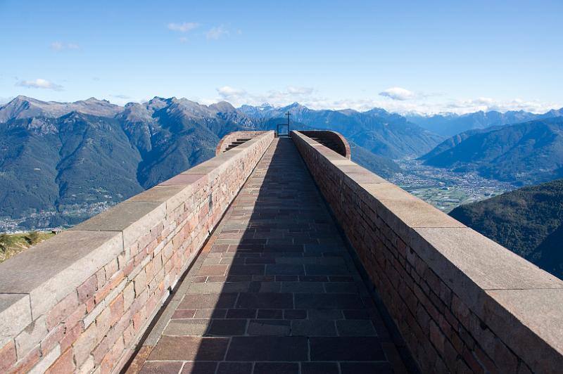 170920_1013_T09584_Traversata_hd.jpg - Abstieg von der Capanna Tamaro nach Rivera, Santa Maria degli Angeli an der Alpe Foppa